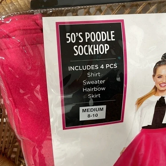New 50’s Poodle Sockhop Halloween Costume - Picture 2 of 4